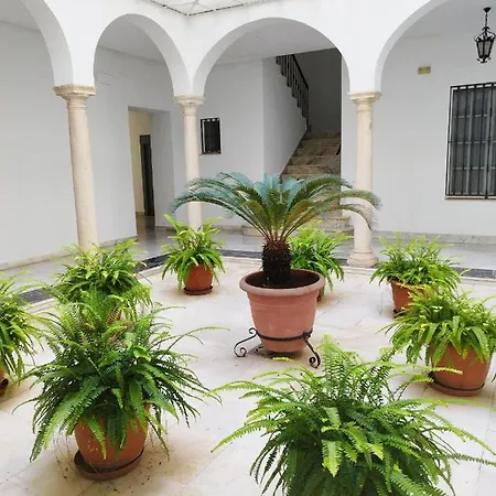 Cathedral Apartment *